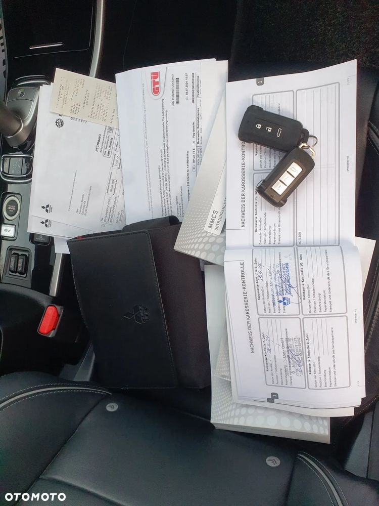 Mitsubishi Outlander 2.0 4WD Top - 14