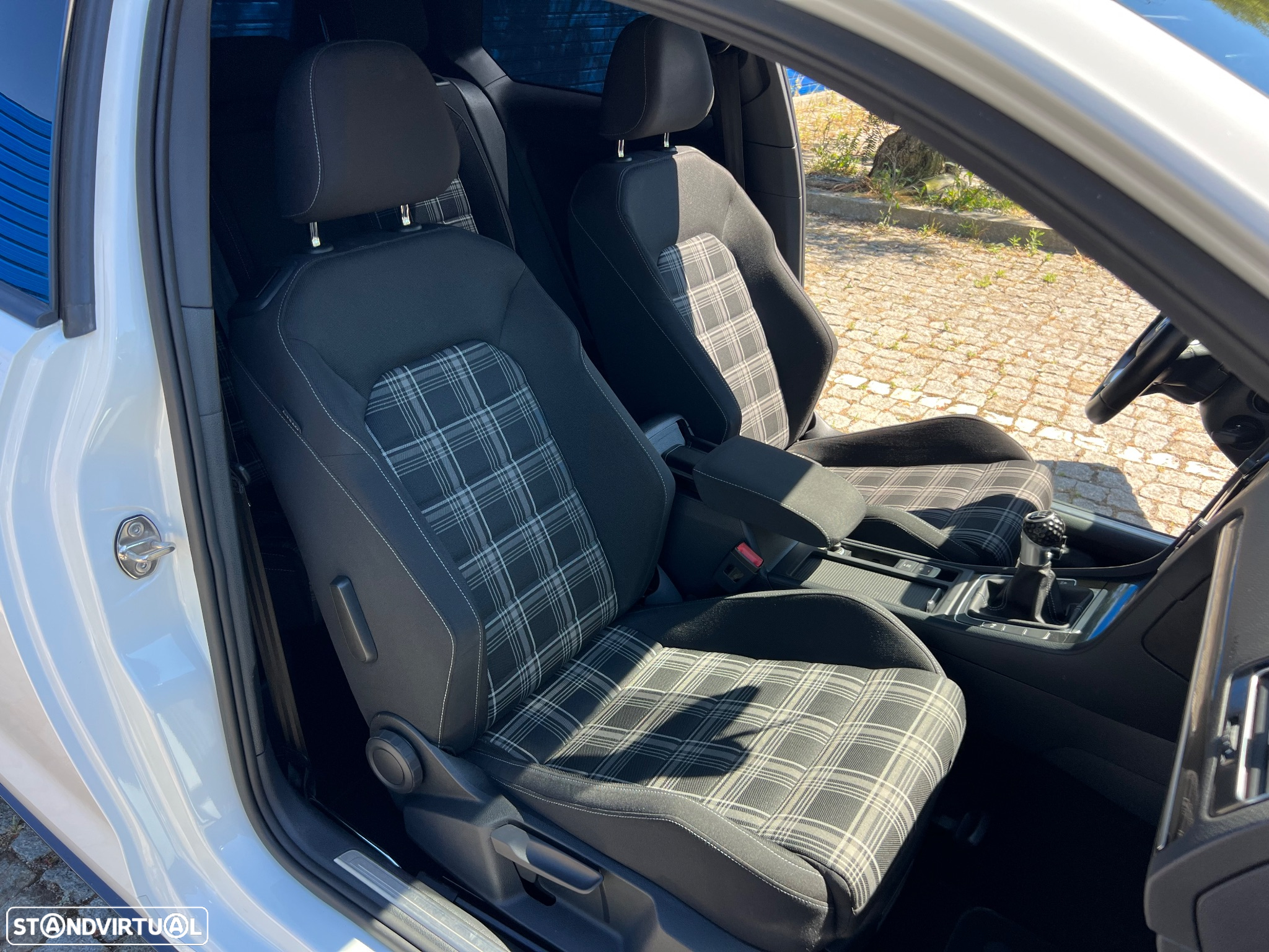 VW Golf 2.0 TDI GTD - 10