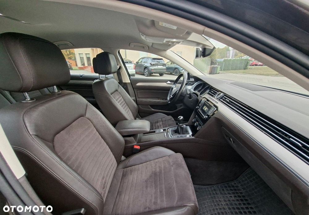 Volkswagen Passat - 16
