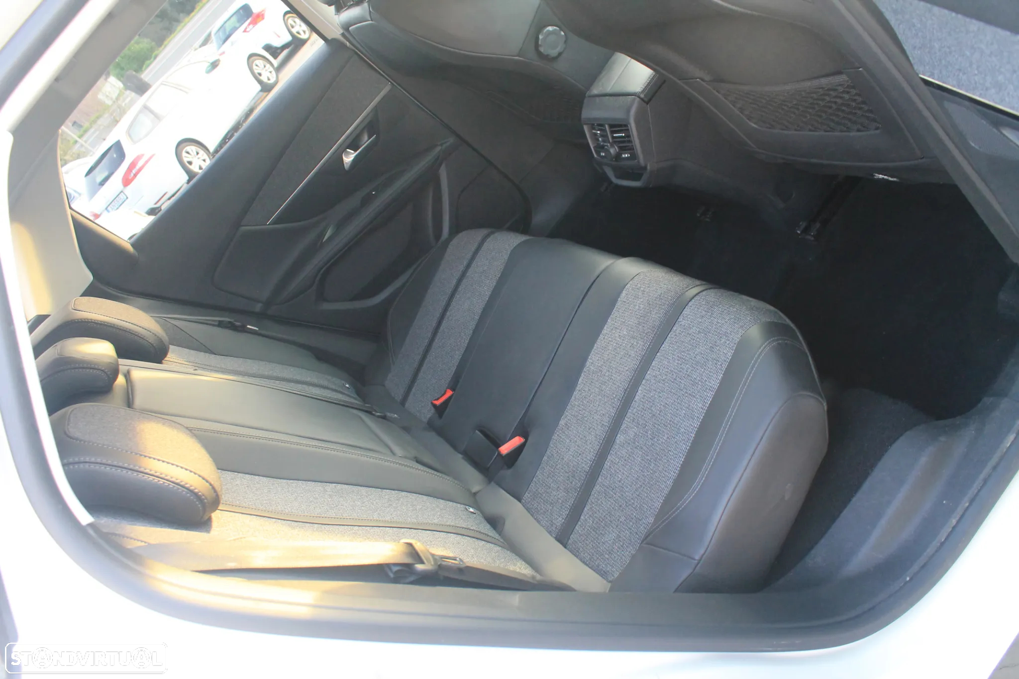 Peugeot 3008 1.5 BlueHDi Allure Pack - 29