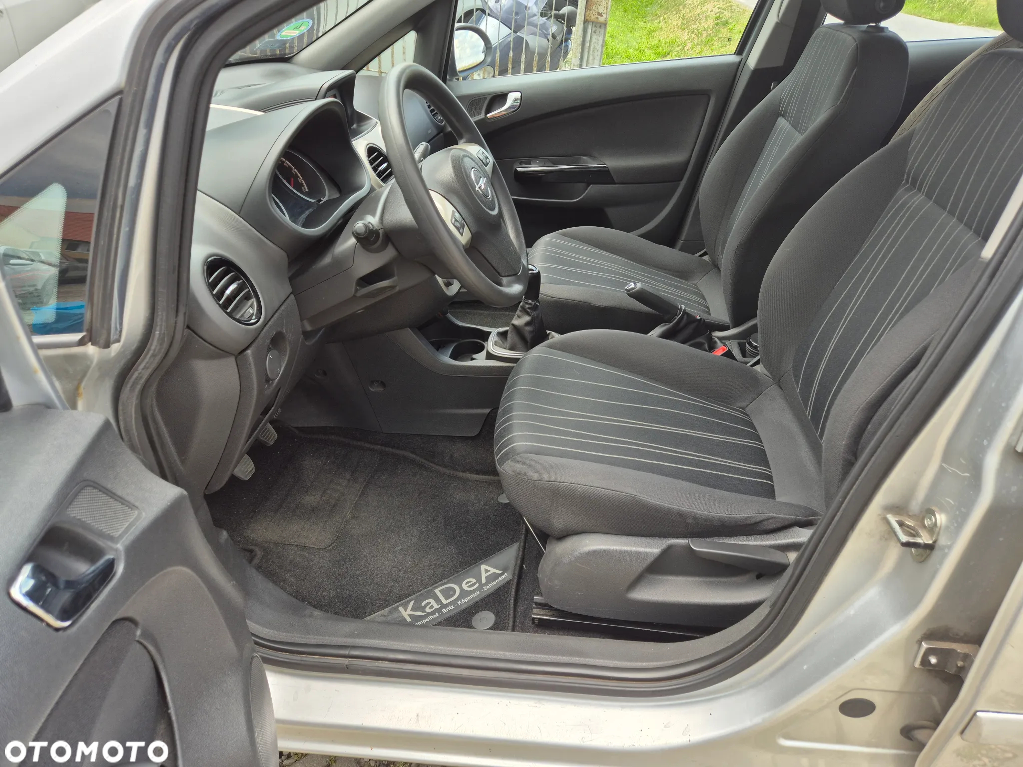 Opel Corsa 1.2 16V Cosmo - 13