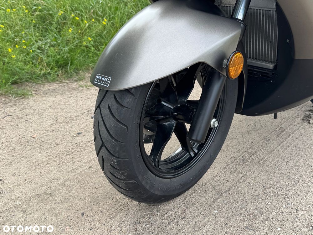 Suzuki Burgman - 15