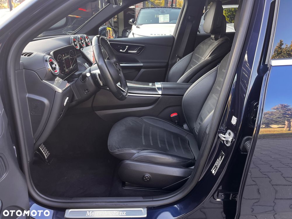 Mercedes-Benz GLC 300 4Matic 9G-TRONIC AMG Line Advanced - 24