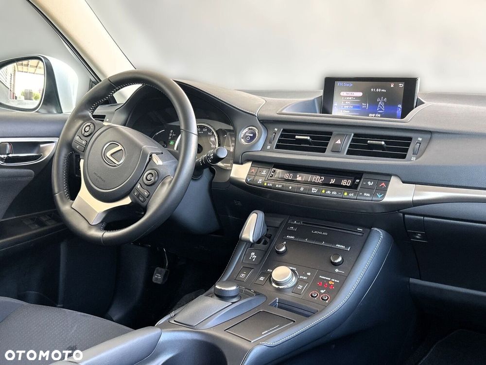 Lexus CT - 11