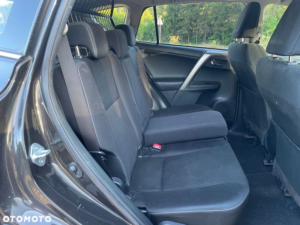 Toyota RAV4 2.0 D-4D Premium - 11