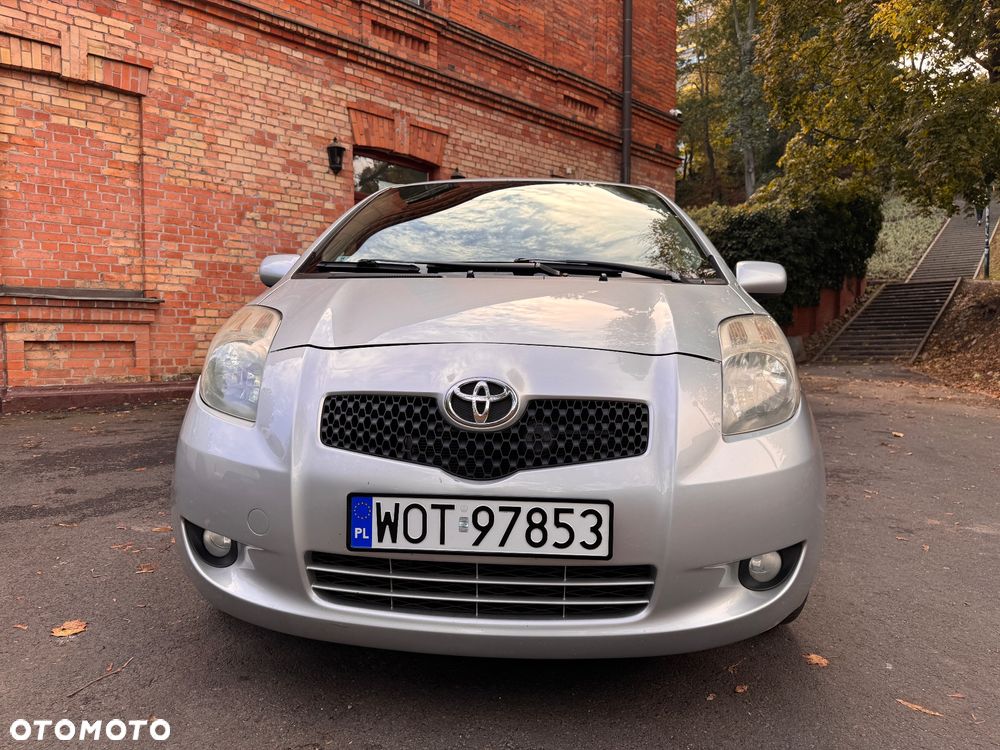 Toyota Yaris - 4
