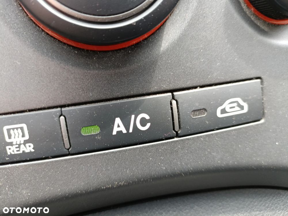 Kia Carens 2.0 EX - 14