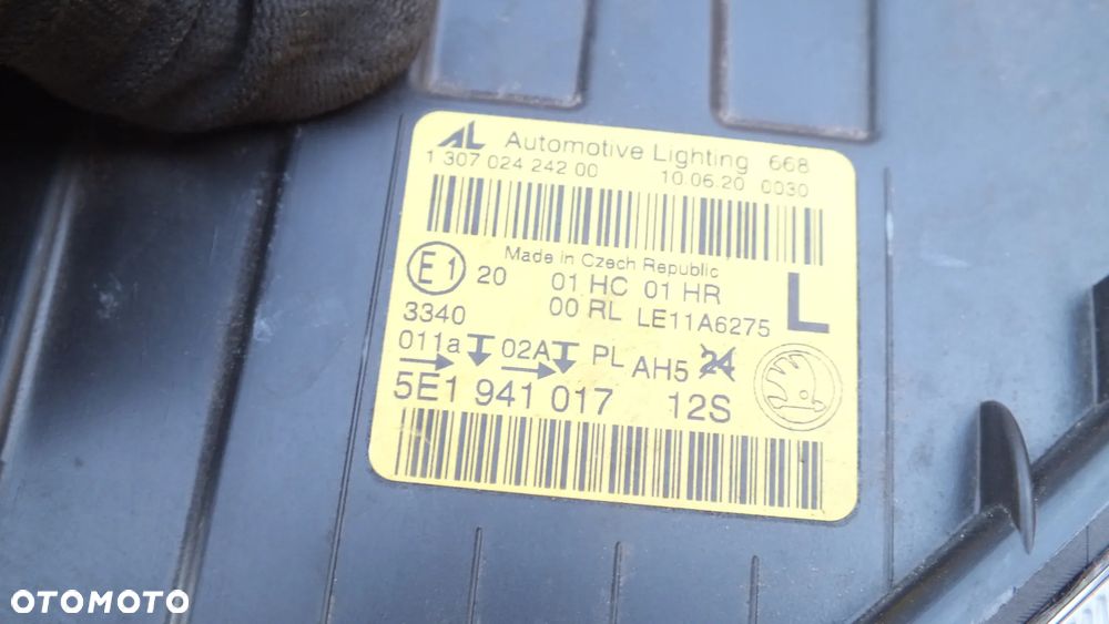 Lampa przednia prawa Skoda Octavia III 5E1941015 / 017 - 16