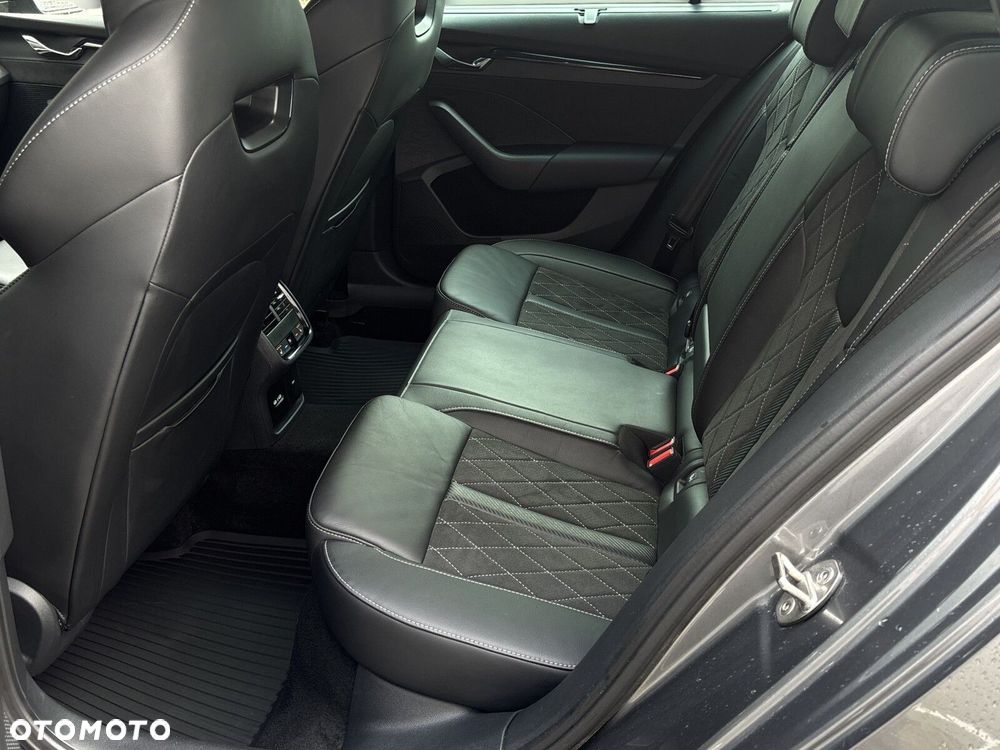 Skoda Octavia 2.0 TDI RS DSG - 12