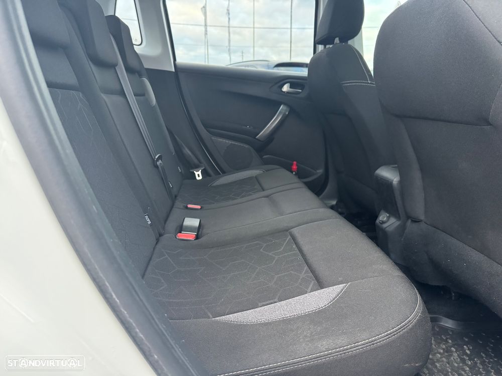 Peugeot 2008 PureTech 110 GPF Stop&Start EAT6 Allure - 25