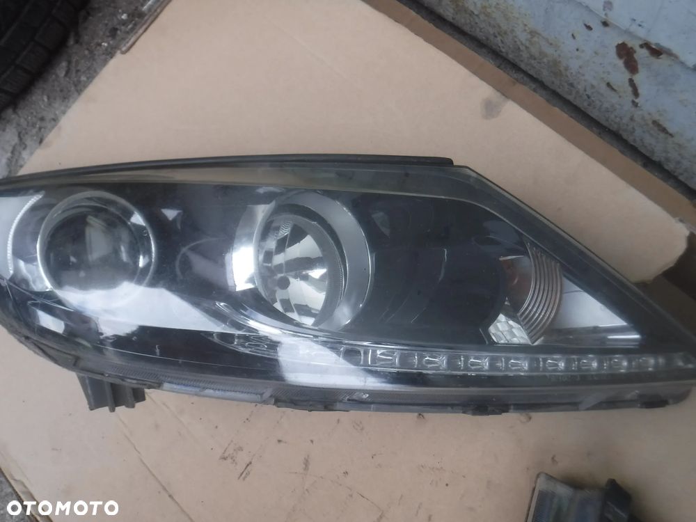 Kia Sportage III  lampa przod LED zwykla prawa orginal stan bdb - 3