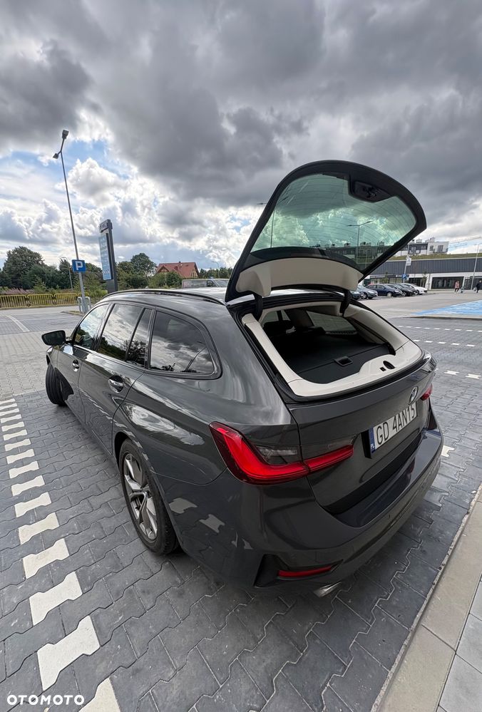 BMW Seria 3 320d Sport Line - 32