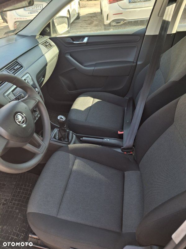 Skoda RAPID - 11
