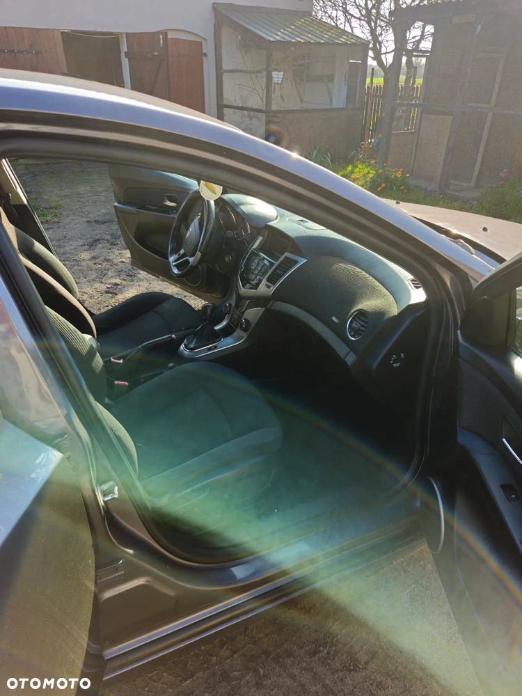 Chevrolet Cruze 1.8 LT - 15