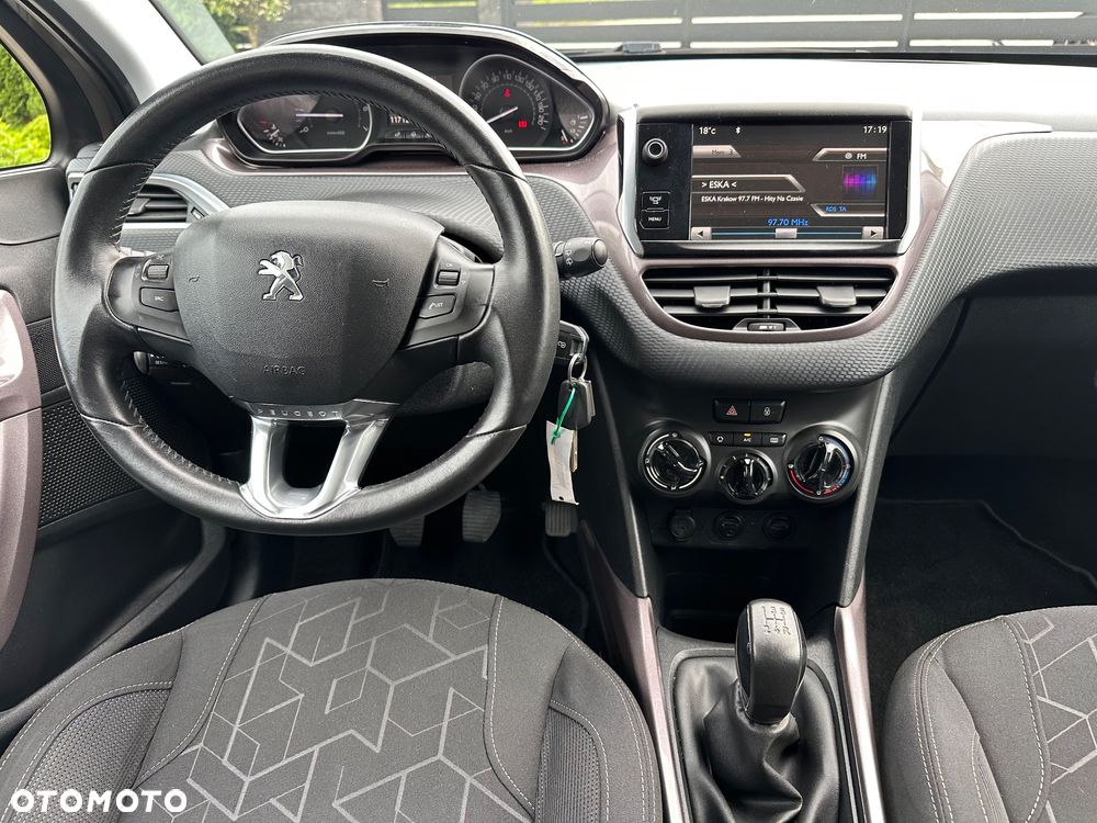 Peugeot 2008 1.2 Pure Tech GPF Style - 27