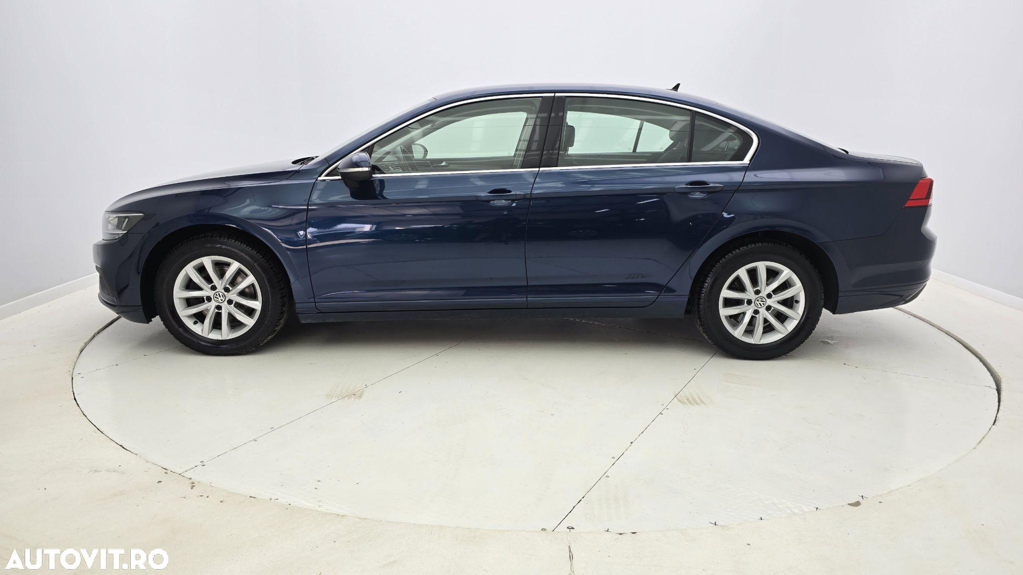 Volkswagen Passat 1.5 TSI ACT DSG Comfortline - 9