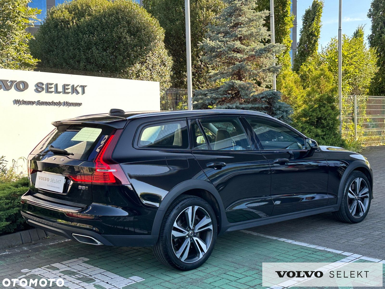 Volvo V60 Cross Country - 9