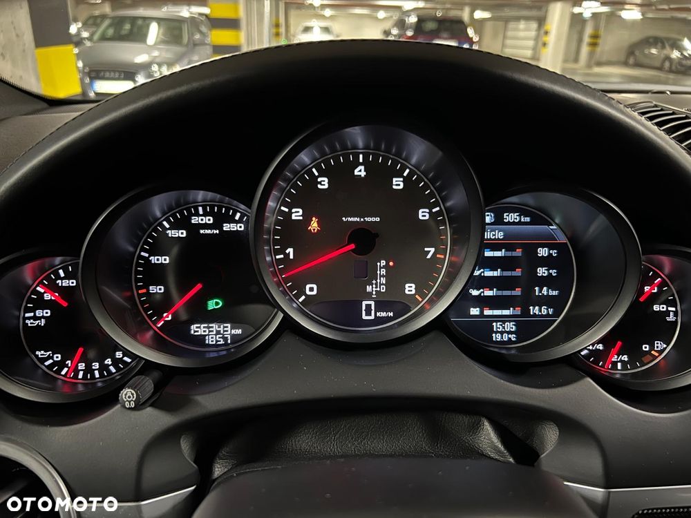 Porsche Cayenne S - 26