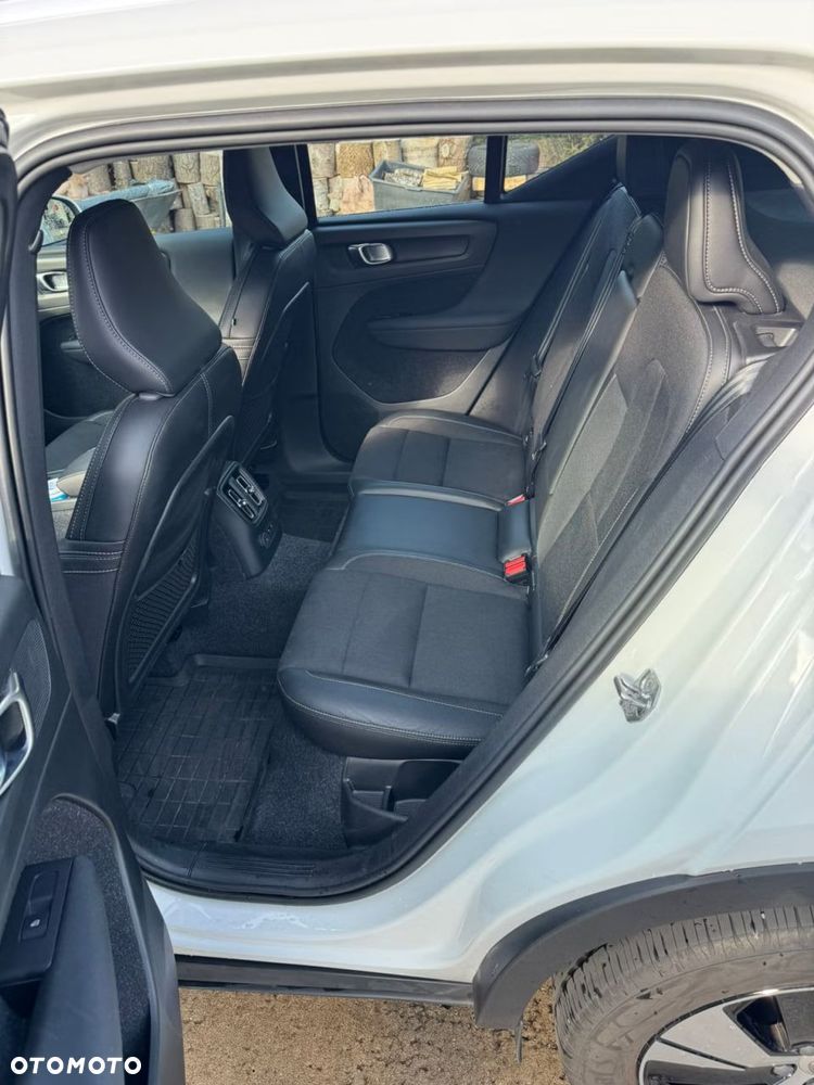 Volvo XC 40 T5 Twin Engine DKG Momentum Pro - 13