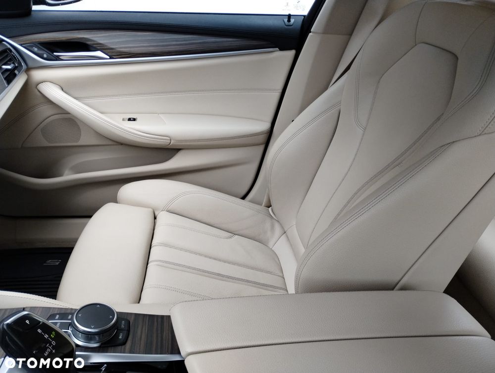 BMW Seria 5 530d Luxury Line - 15