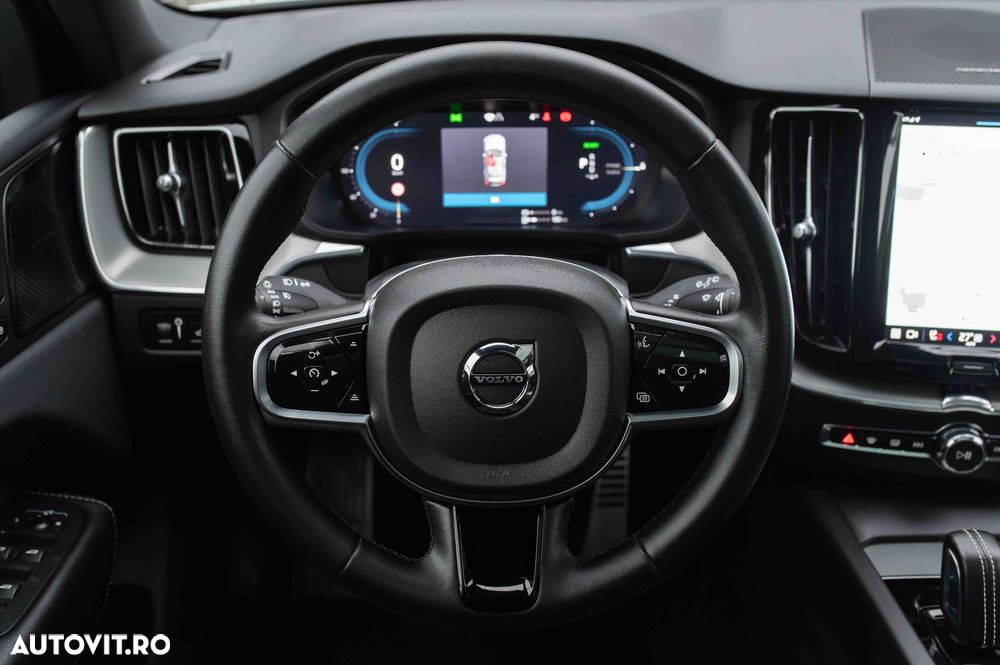 Volvo XC 60 Recharge T6 Twin Engine eAWD R-Design Expression - 17
