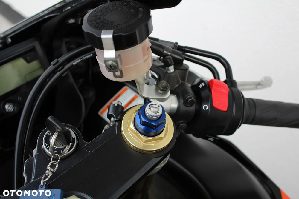 Suzuki GSX-R - 17