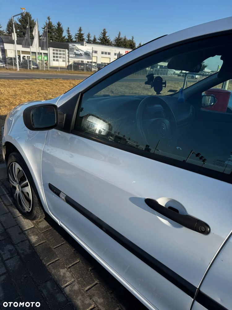 Renault Clio - 13
