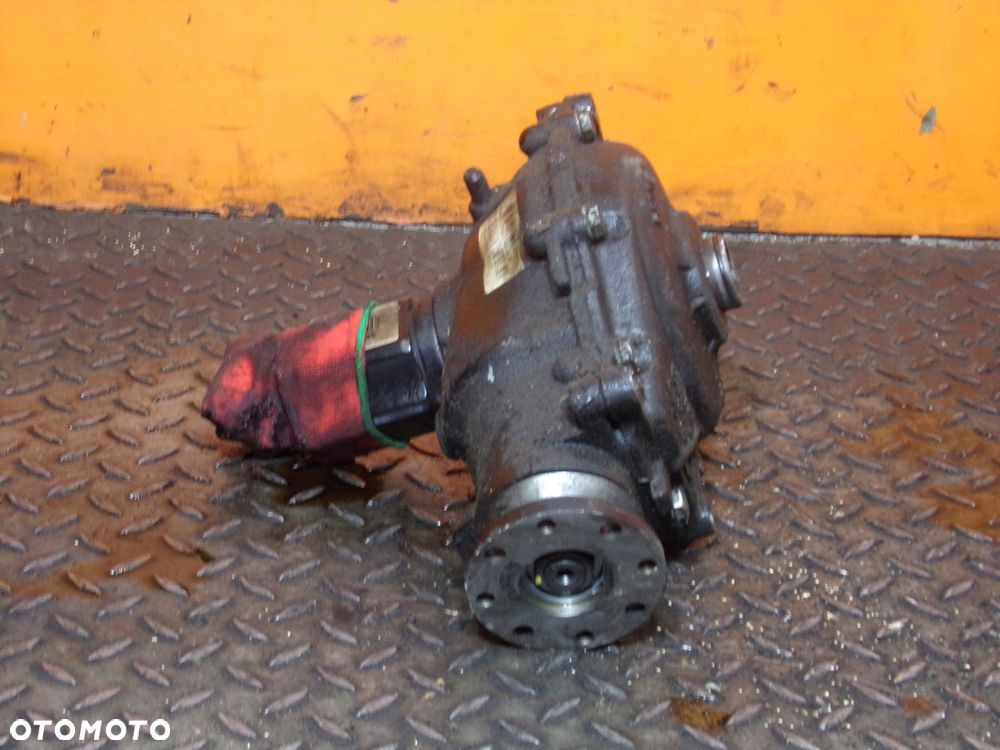 BMW X3 E83 2.5 B 07r 192KM most dyfer przod 7549000 - 2