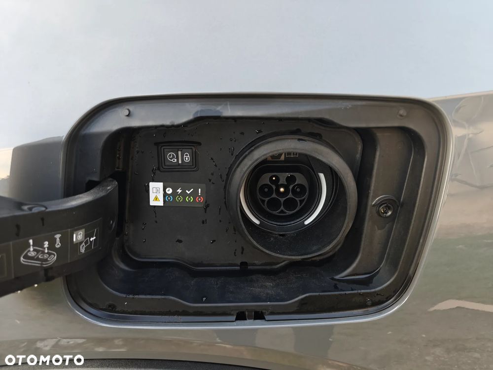 Peugeot 408 1.6 Plug-In Hybrid 180 GT EAT8 - 21