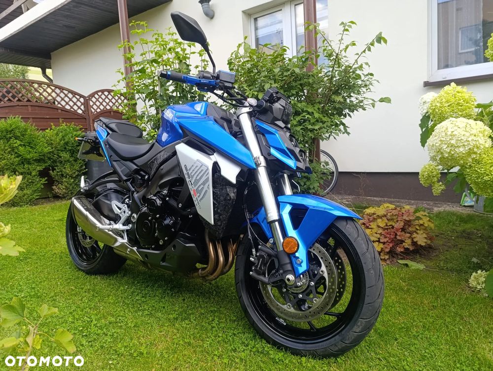 Suzuki GSX - 1