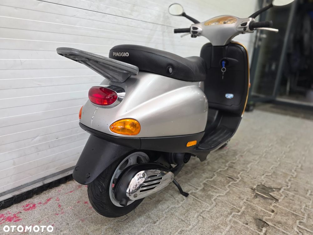 Piaggio Vespa - 17
