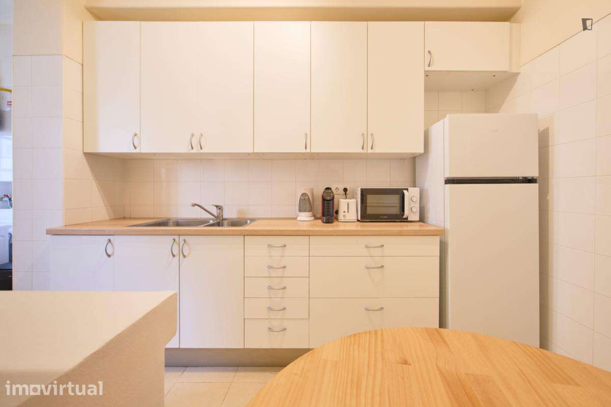 Quarto - localizado em Arroios Lisbon - Grande imagem: 4/18