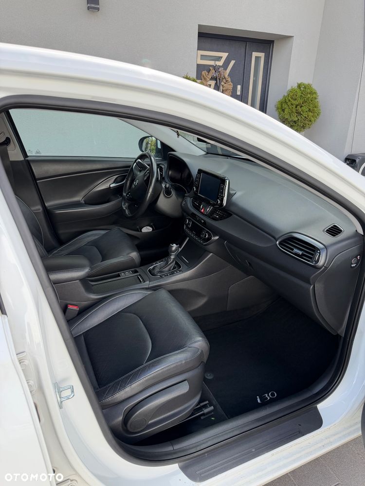 Hyundai i30 1.4 T-GDI Premiere Luxury DCT - 10