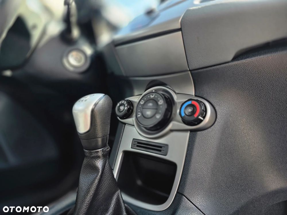 Ford Fiesta 1.25 Trend Edition - 17