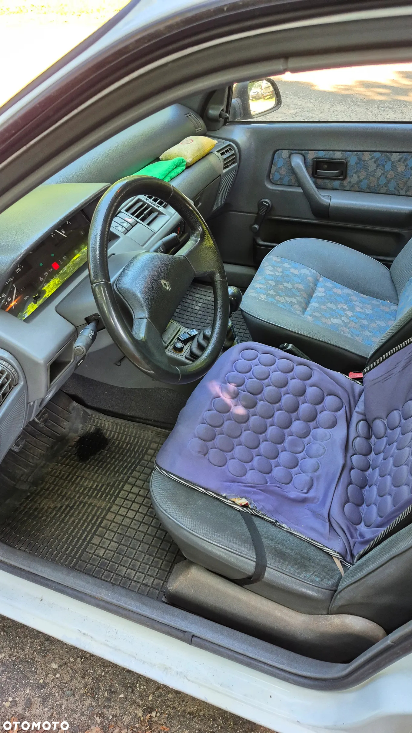 Renault Clio - 11