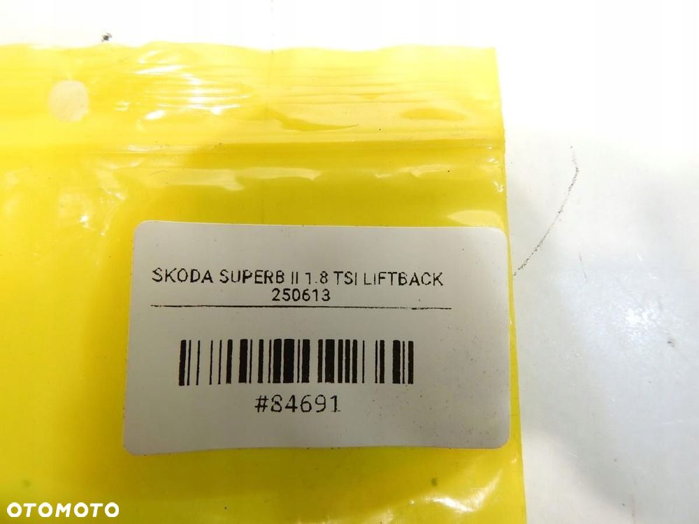 ZAŚLEPKA UCHWYT MOCOWANIE BAGAŻNIKA SKODA SUPERB II 1Z9868280 - 5