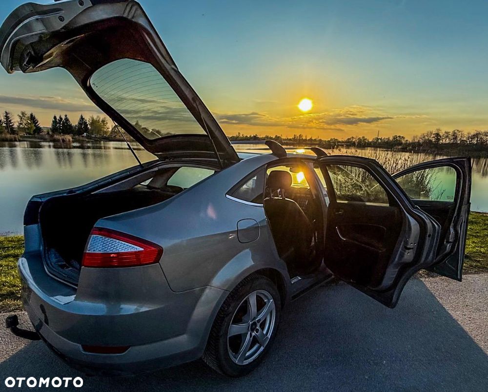 Ford Mondeo 2.5 Titanium - 12