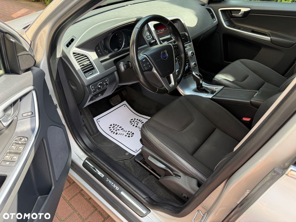 Volvo XC 60 D3 Geartronic Momentum - 8