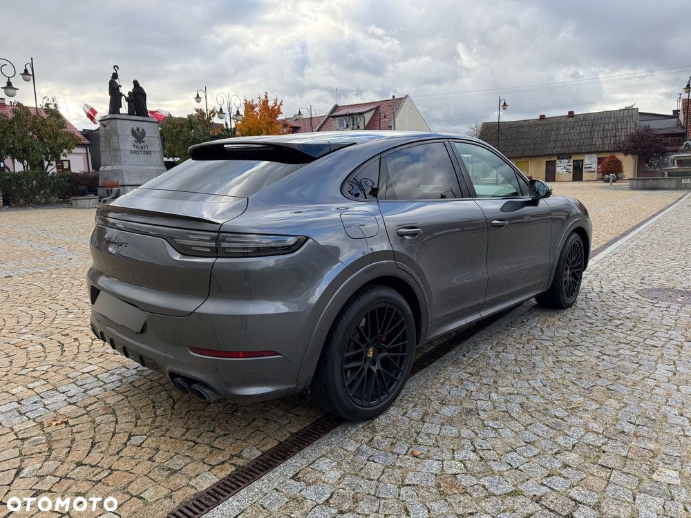 Porsche Cayenne - 4