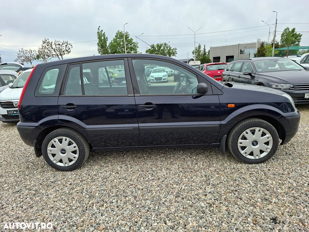 Ford Fusion - 2