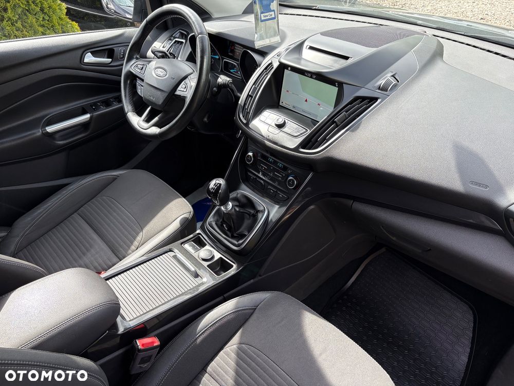 Ford Kuga 2.0 TDCi 2x4 Titanium - 24
