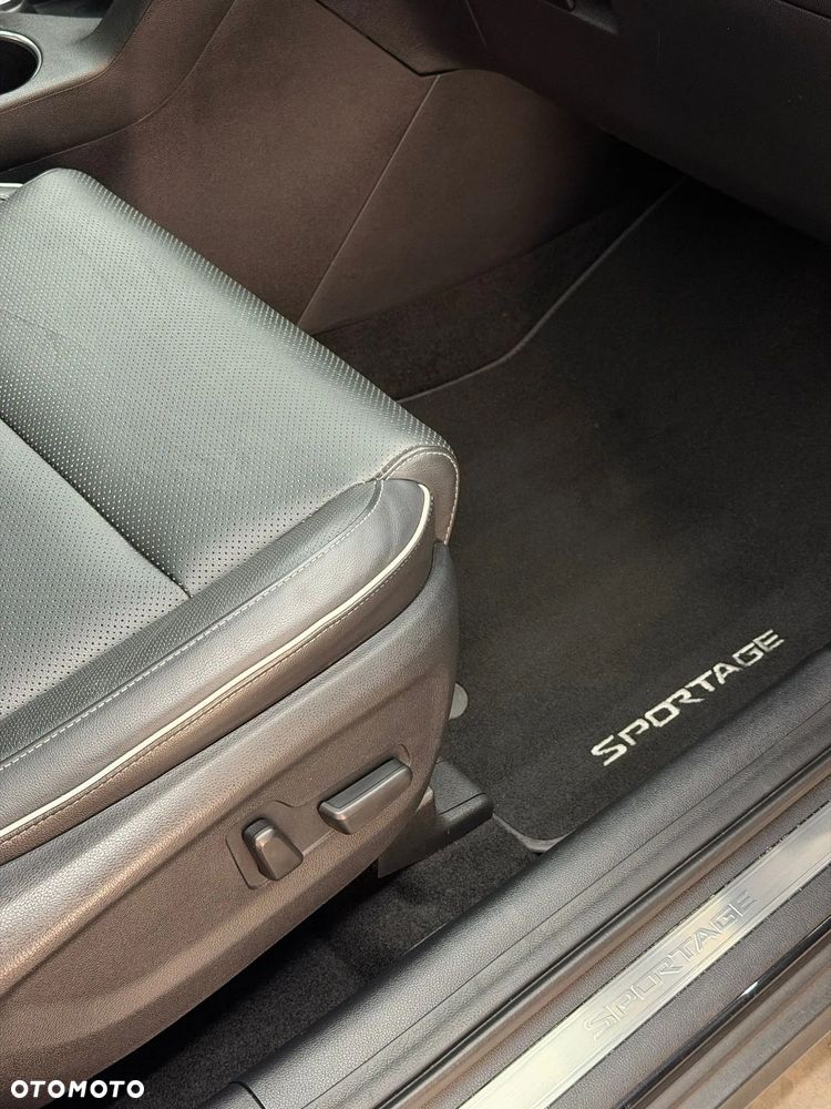 Kia Sportage 2.0 CRDI AWD VISION - 35