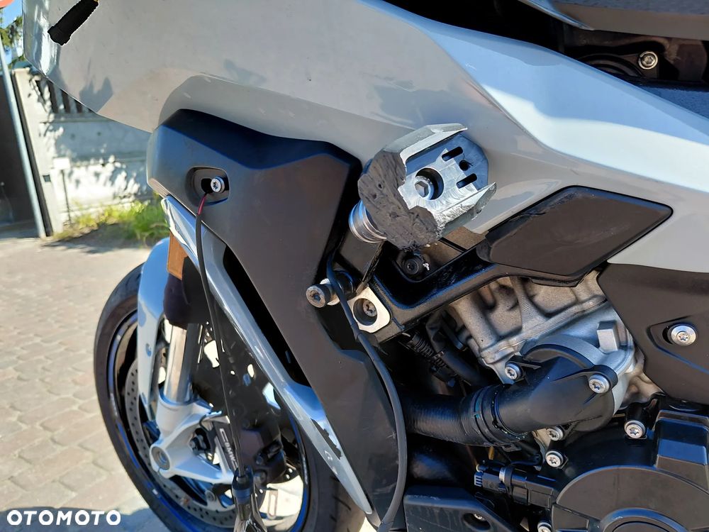 BMW XR - 15