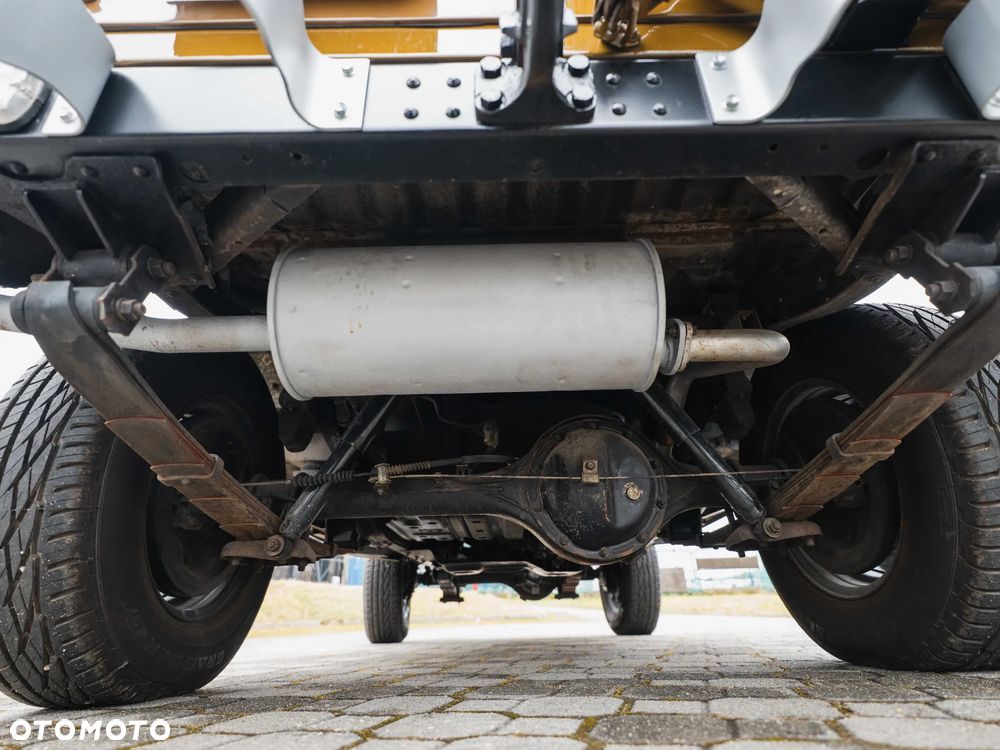 Toyota Land Cruiser - 33