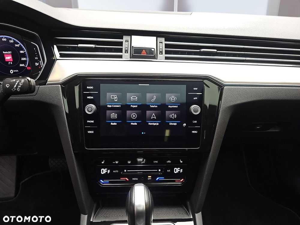 Volkswagen Passat Variant 2.0 TDI Elegance DSG - 18