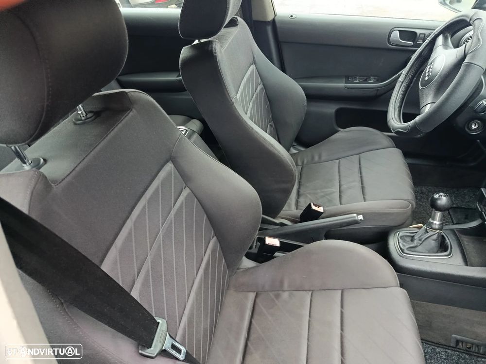 Audi A3 1.6 Ambition - 4