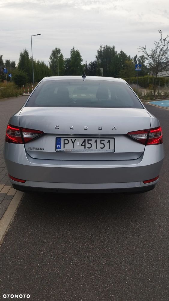 Skoda Superb 2.0 TDI SCR Ambition DSG - 8