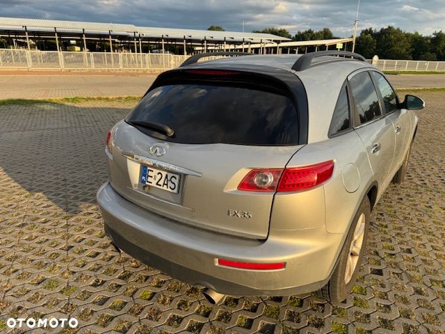 Infiniti FX - 4