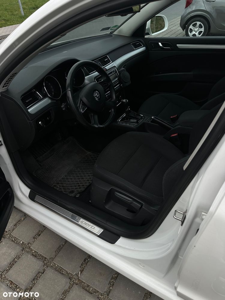 Skoda Superb 2.0 TDI Comfort DSG - 3