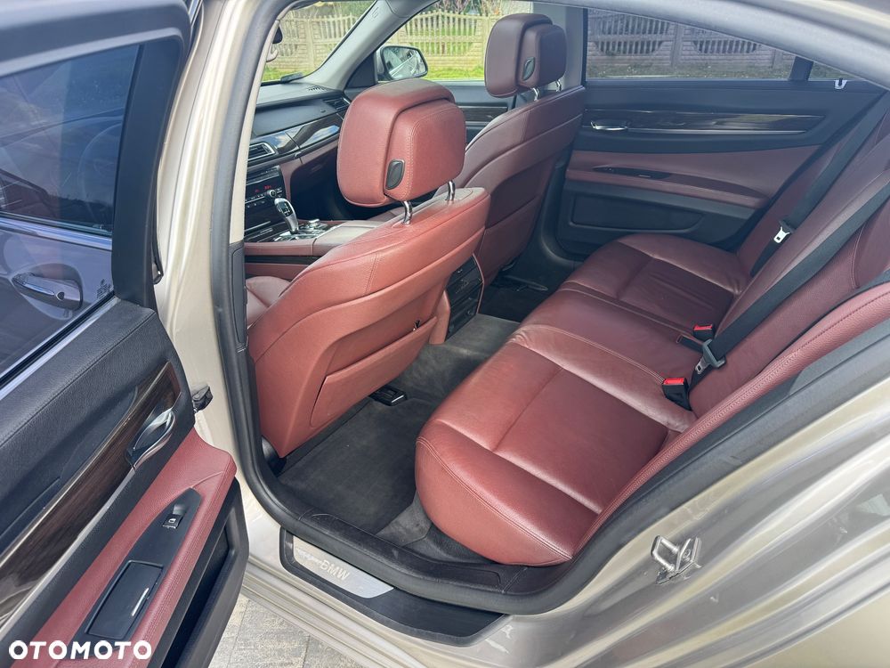 BMW Seria 7 730d - 12